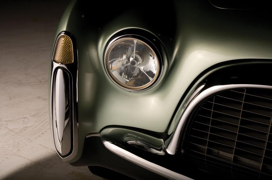 Детали экстерьера Chrysler Special 1953 года  (фото 39 из 66)